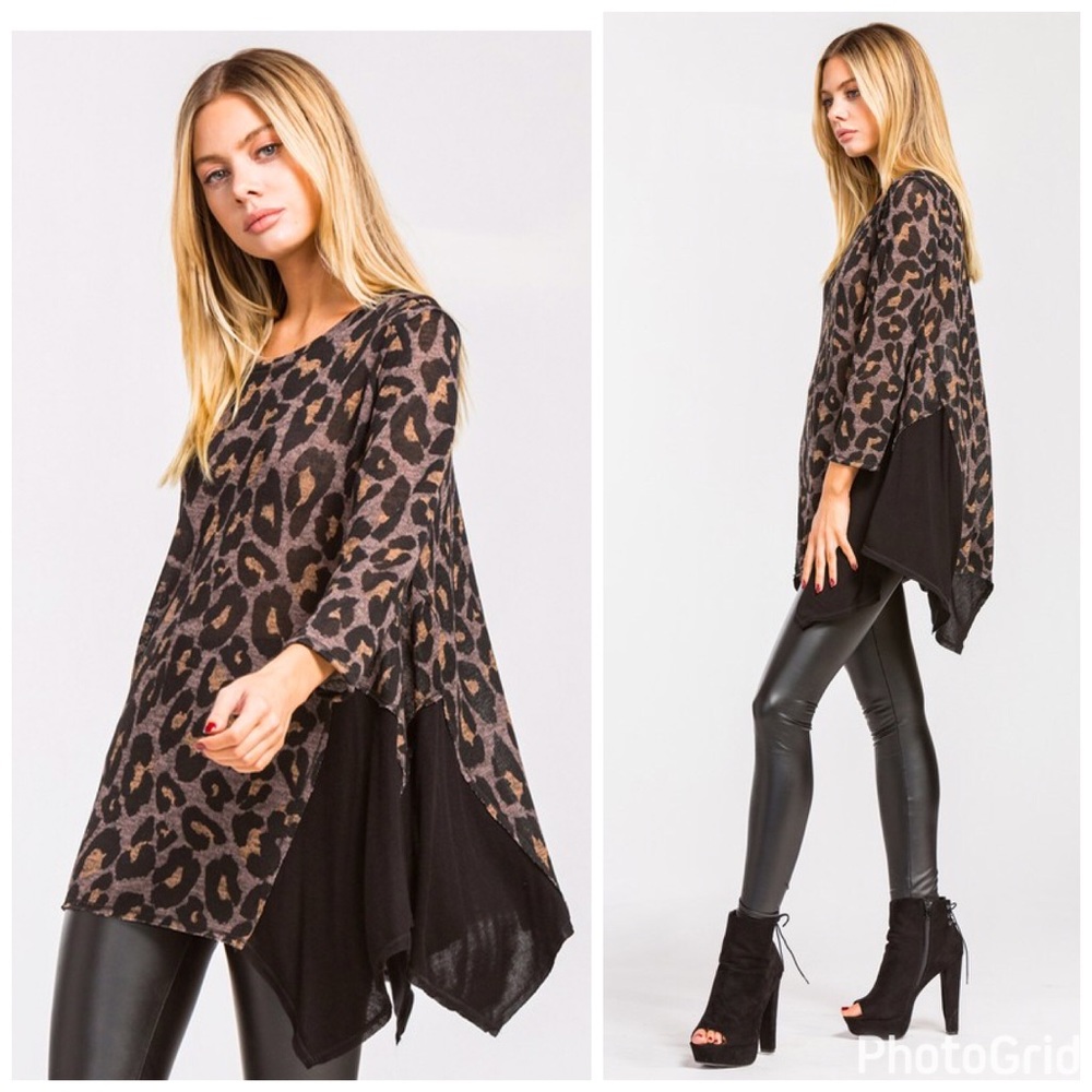 🛍LAST 1! Contrast Panel Animal Print Tunic! - Picture 3 of 8